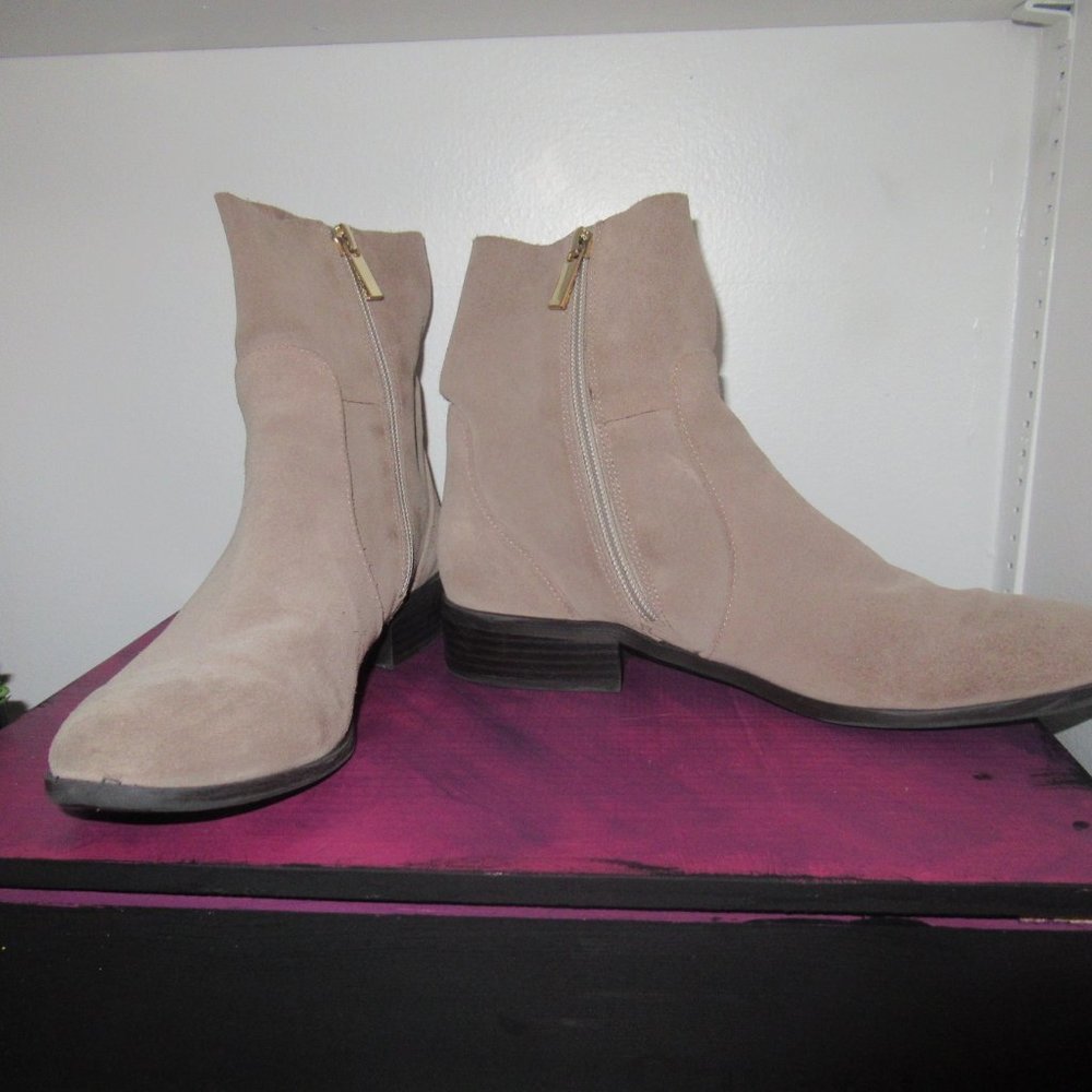 Tan Boots - Picture 2 of 2